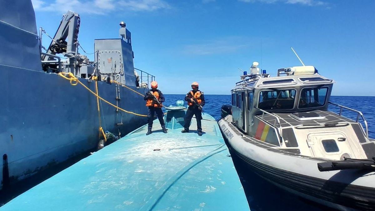 Hledali ztracené rybáře, našli ponorku napěchovanou kokainem